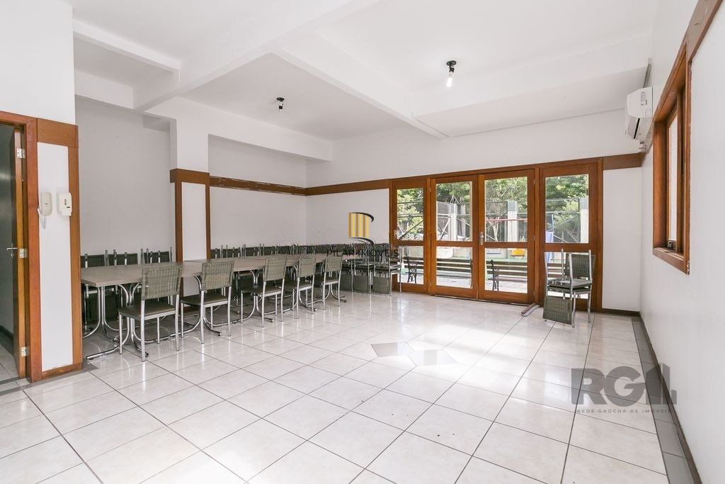 Apartamento 59m² - 2 dormitórios e 1 vaga no bairro Cavalhada