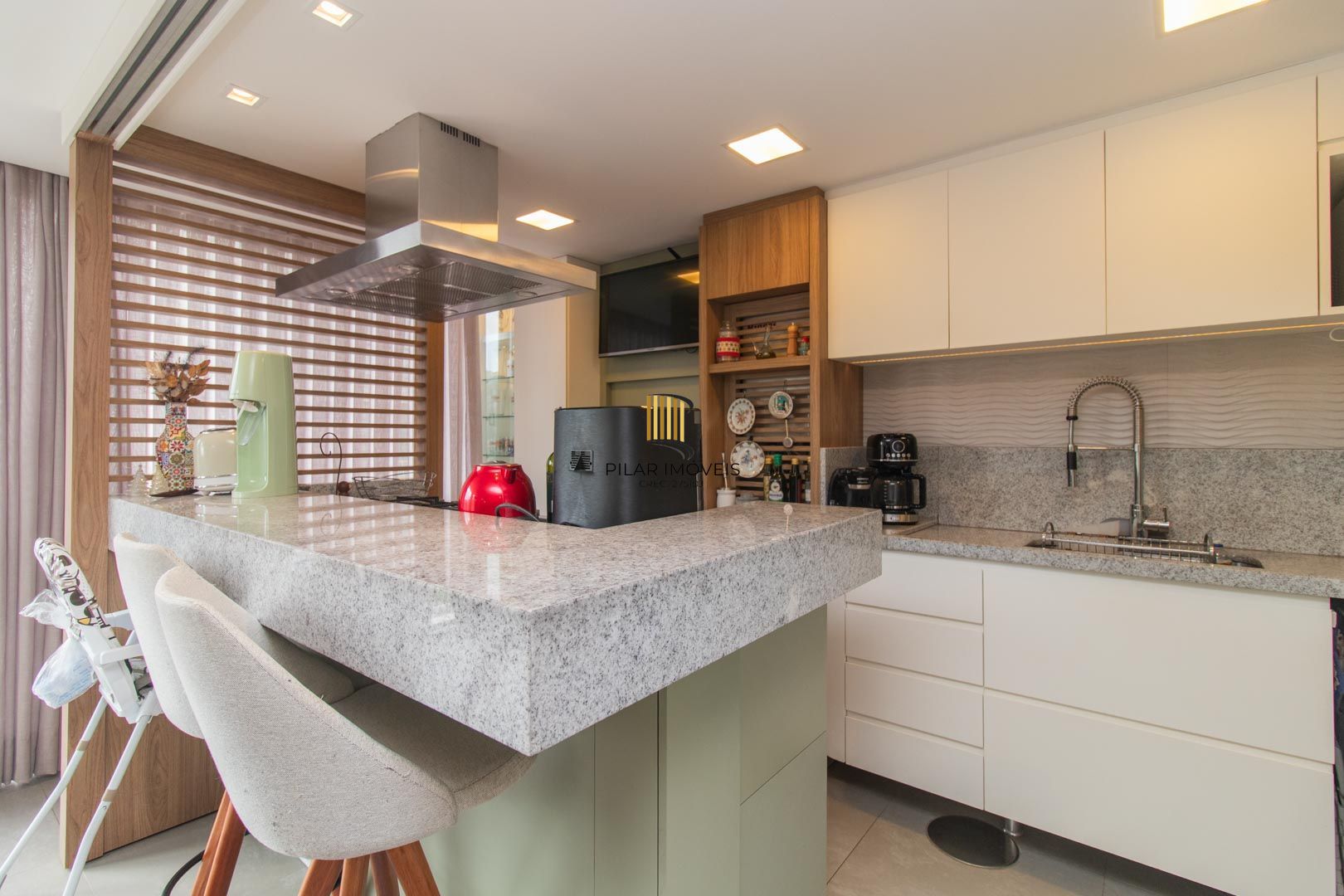 Apartamento para Venda - 93.43m², 3 dormitórios, sendo 1 suites, 2 vagas - Teresópolis