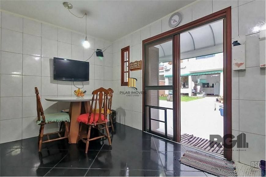 Casa de 285m² - 4 dormitórios, 4 vagas no bairro Bom Jesus