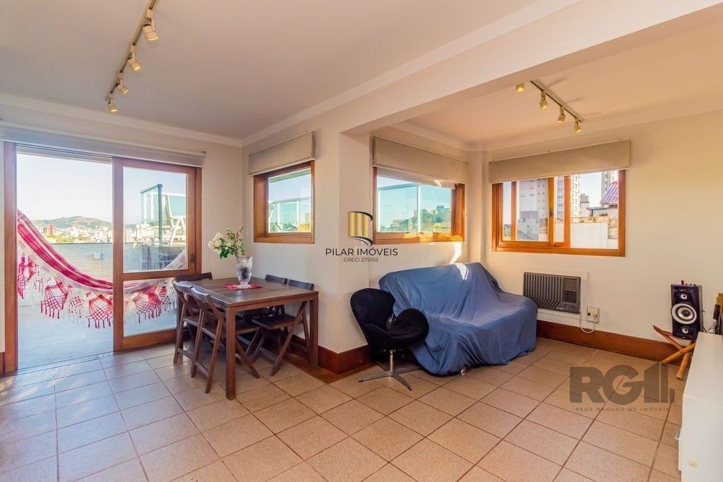 Excelente cobertura de 175m² com 3 dormitórios e 2 vagas.