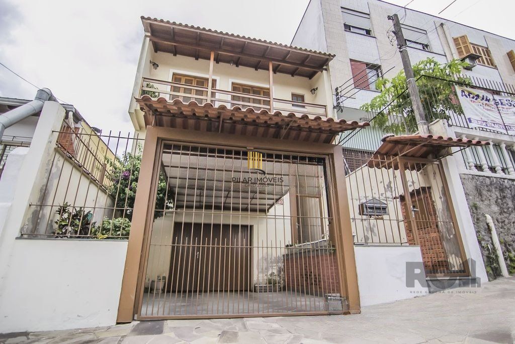 Casa de 2 dormitórios, no bairro Partenon