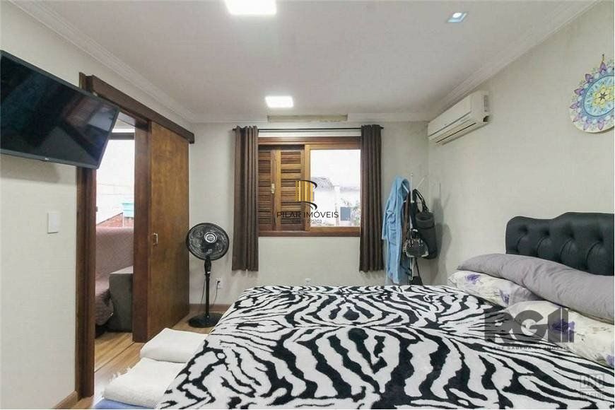 Casa de 285m² - 4 dormitórios, 4 vagas no bairro Bom Jesus