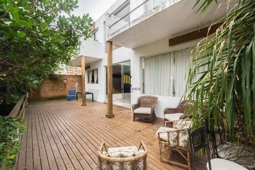 Casa 287m² - 3 suítes, 4 vagas no bairro Ipanema