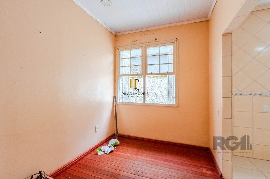 Casa 3 dormitórios no bairro Medianeira