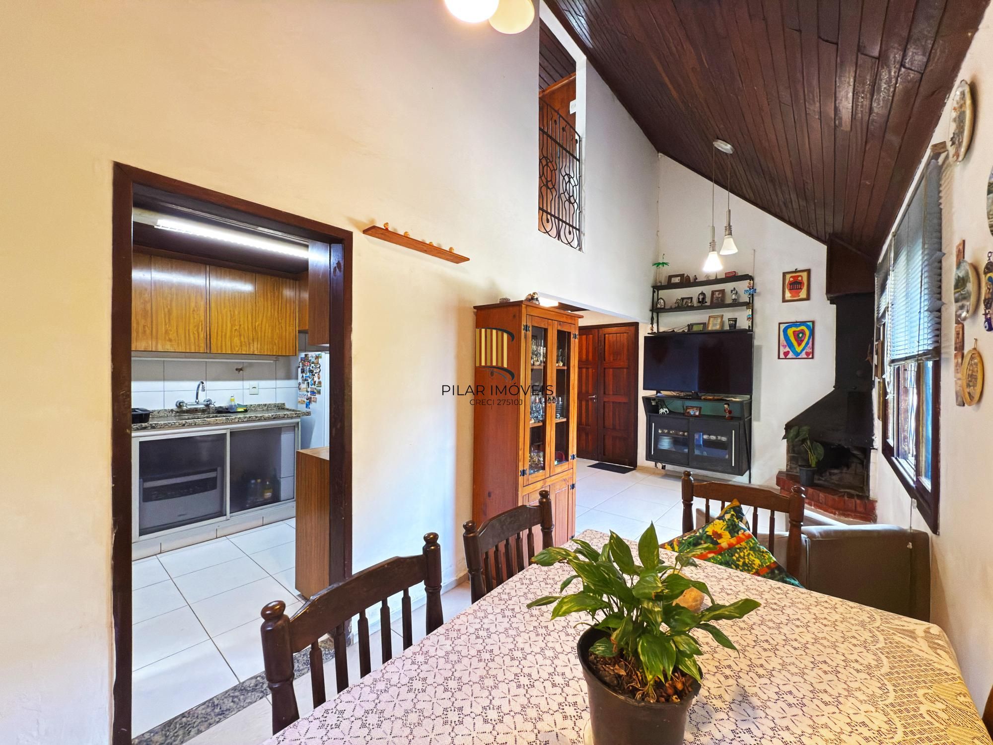 Casa residencial, 2 dormitórios no bairro Teresópolis