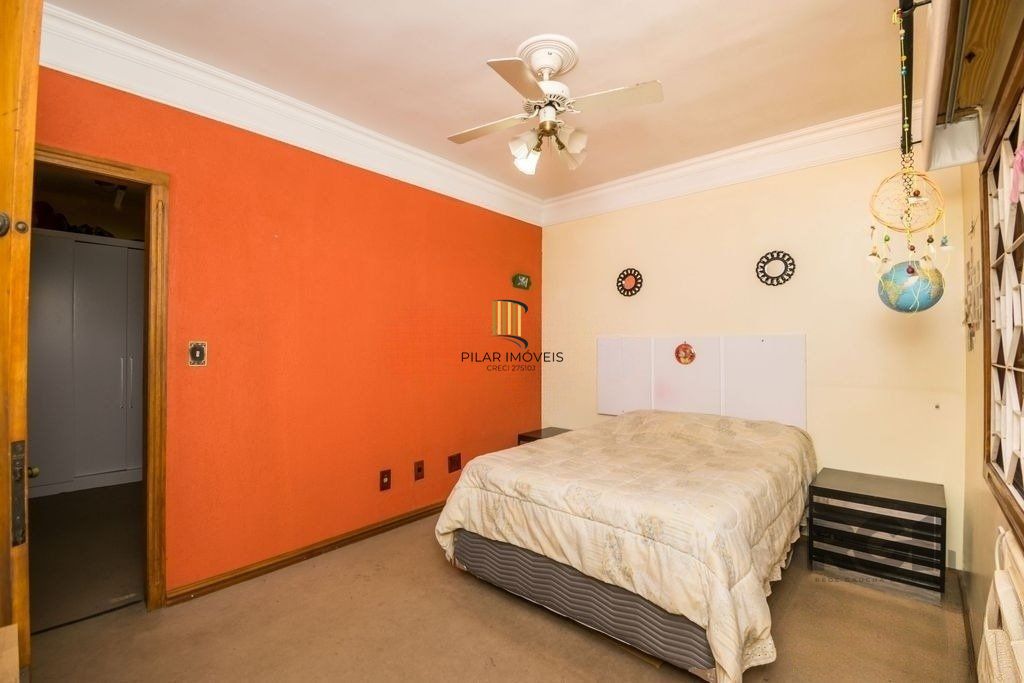 Excelente casa de 354m² com 5 dormitórios e 8 vagas.