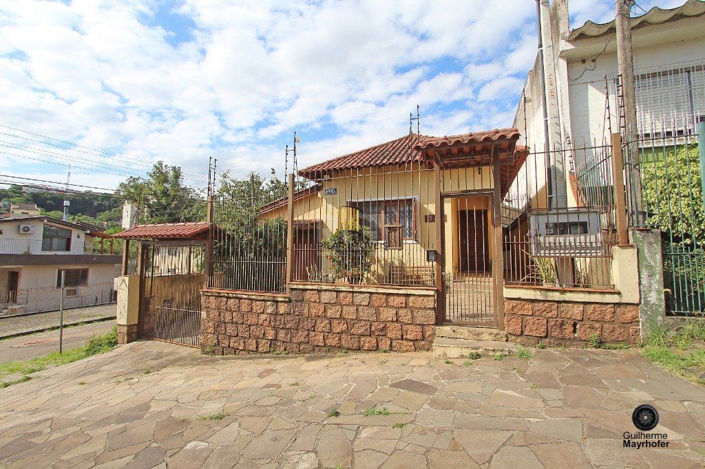 Casa para Venda - 150m², 2 dormitórios, 2 vagas - Nonoai
