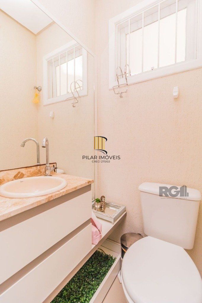 Excelente casa de 142,23m² em condomínio fechado.