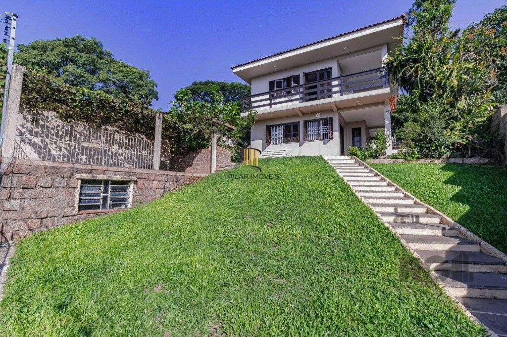 Casa com 267m², 3 dormitórios, 1 vaga no bairro Tristeza