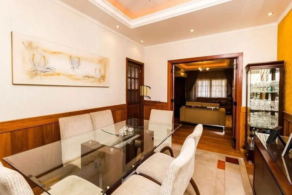 Casa com 3 dormitórios  de 278m² à venda no Bairro Jardim Itú Sabará