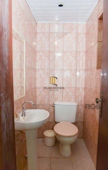 Casa de 197m² - 5 dormitórios, 3 vagas no bairro Rubem Berta