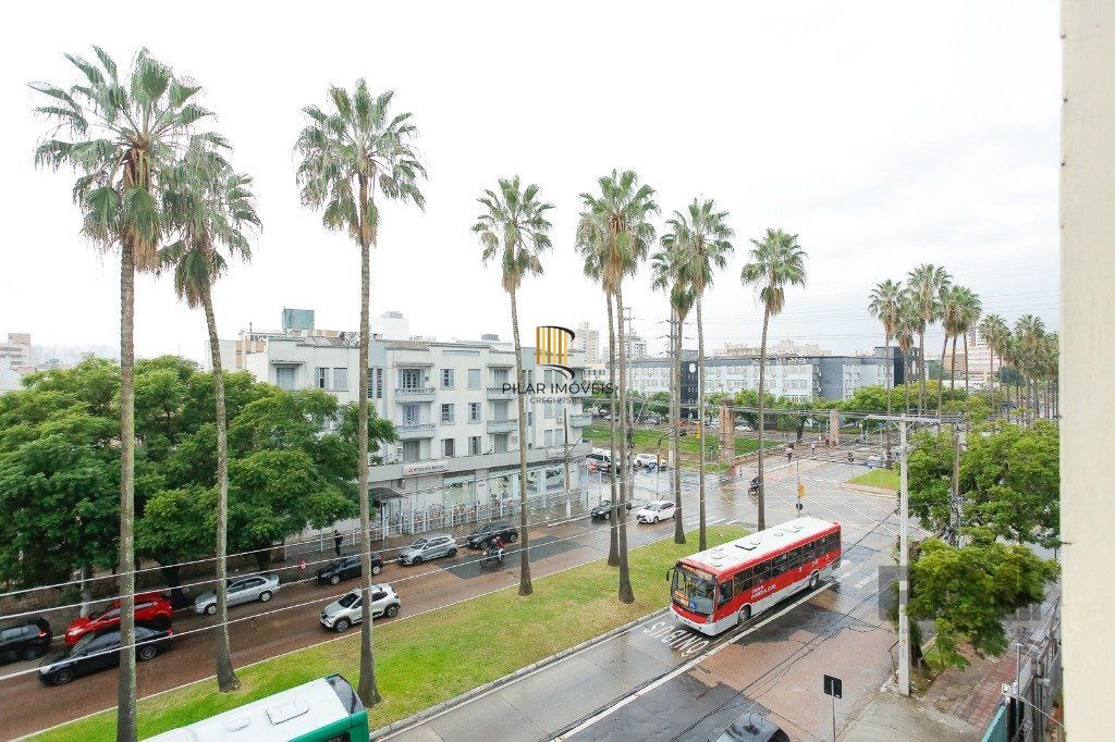 Apartamento de 3 dormitórios, no bairro farroupilha 