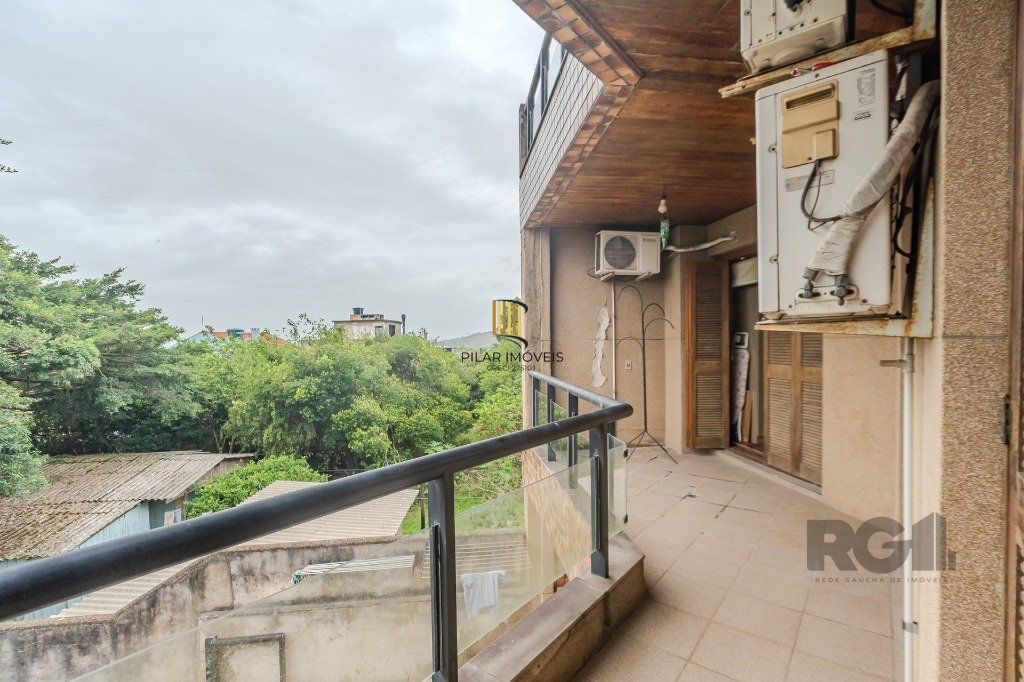 Casa 400m² - 5 dormitórios, 4 vagas no bairro Vila Jardim
