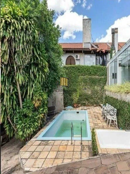 Excelente casa de 220m² com 3 dormitórios no bairro Tristeza.
