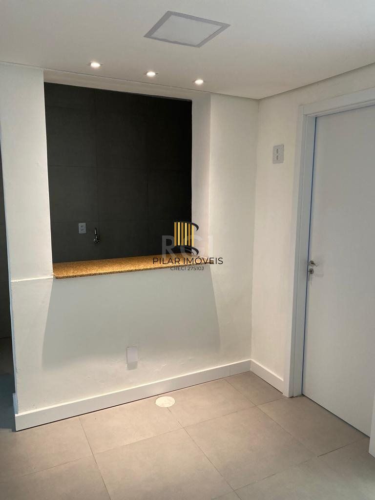 Apartamento térreo - 1 suíte, pátio e lavabo no bairro Petrópolis - Pilar Imóveis