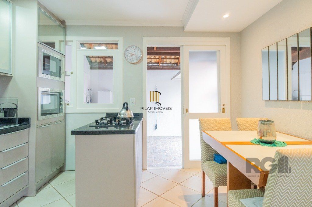 Casa em condomínio de 127m² no bairro Teresópolis