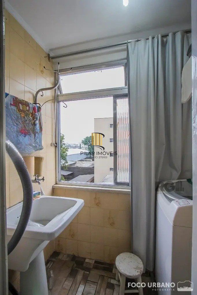 Apartamento de 2 dormitórios no bairro Vila Ipiranga