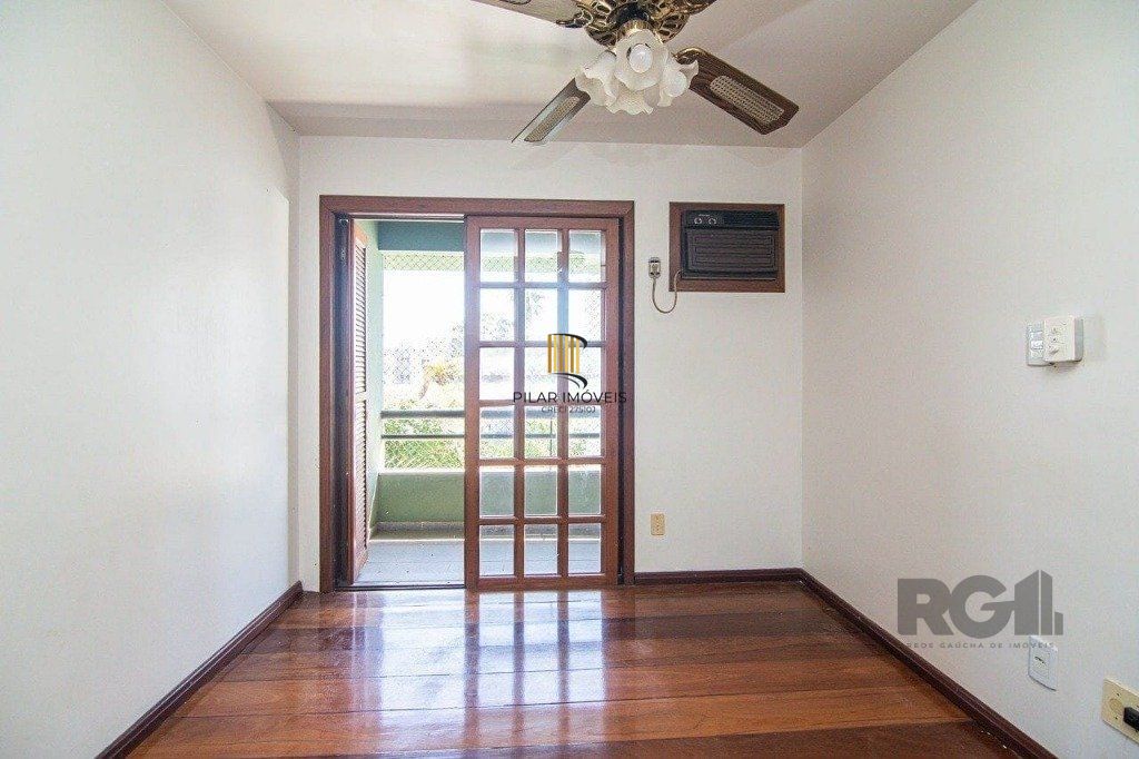 Casa para Venda - 443m², 3 dormitórios, 4 vagas - Alto Petrópolis