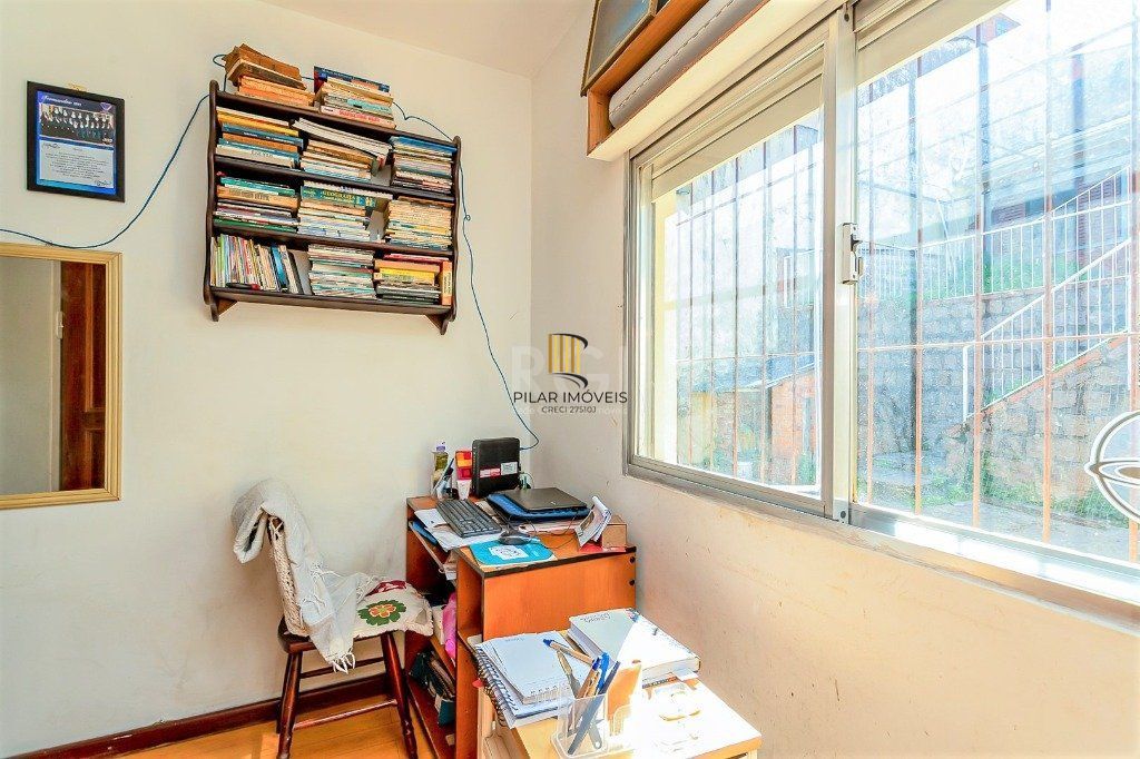 Casa para Venda - 165m², 3 dormitórios, 2 vagas - Partenon