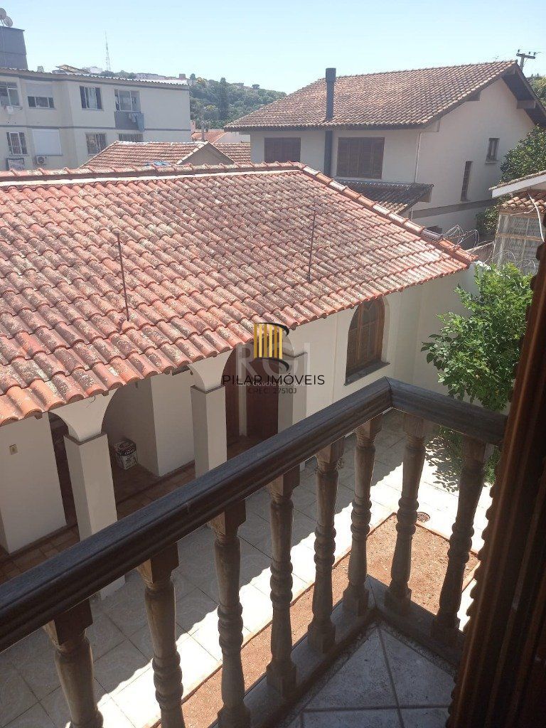 Casa 3 dormitórios no bairro Nonoai