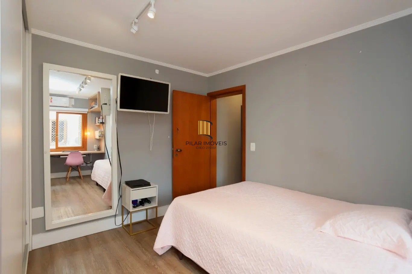 Casa de Condomínio 2 dormitórios no bairro Camaquã