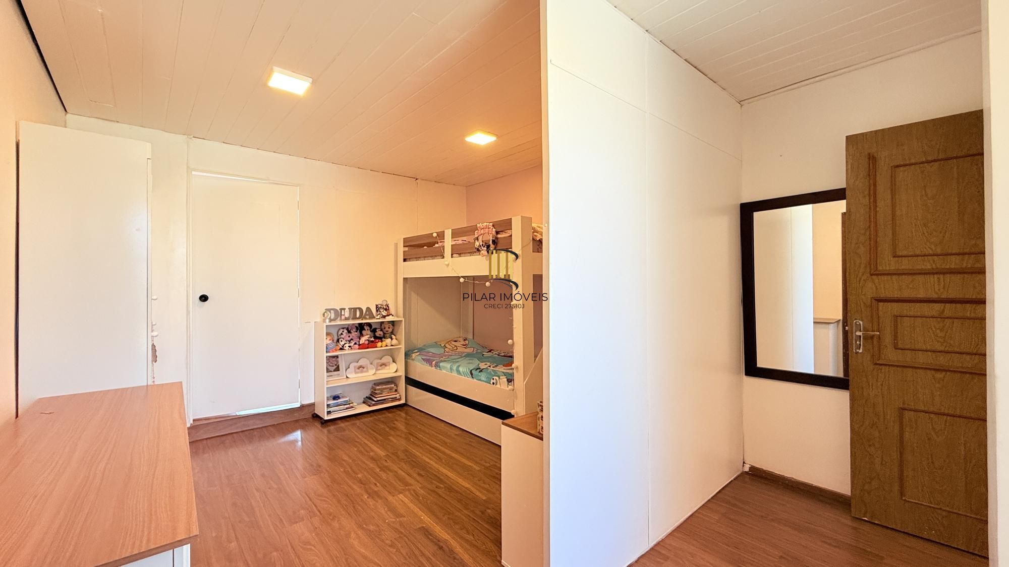 Casa 4 dormitórios no bairro Teresópolis