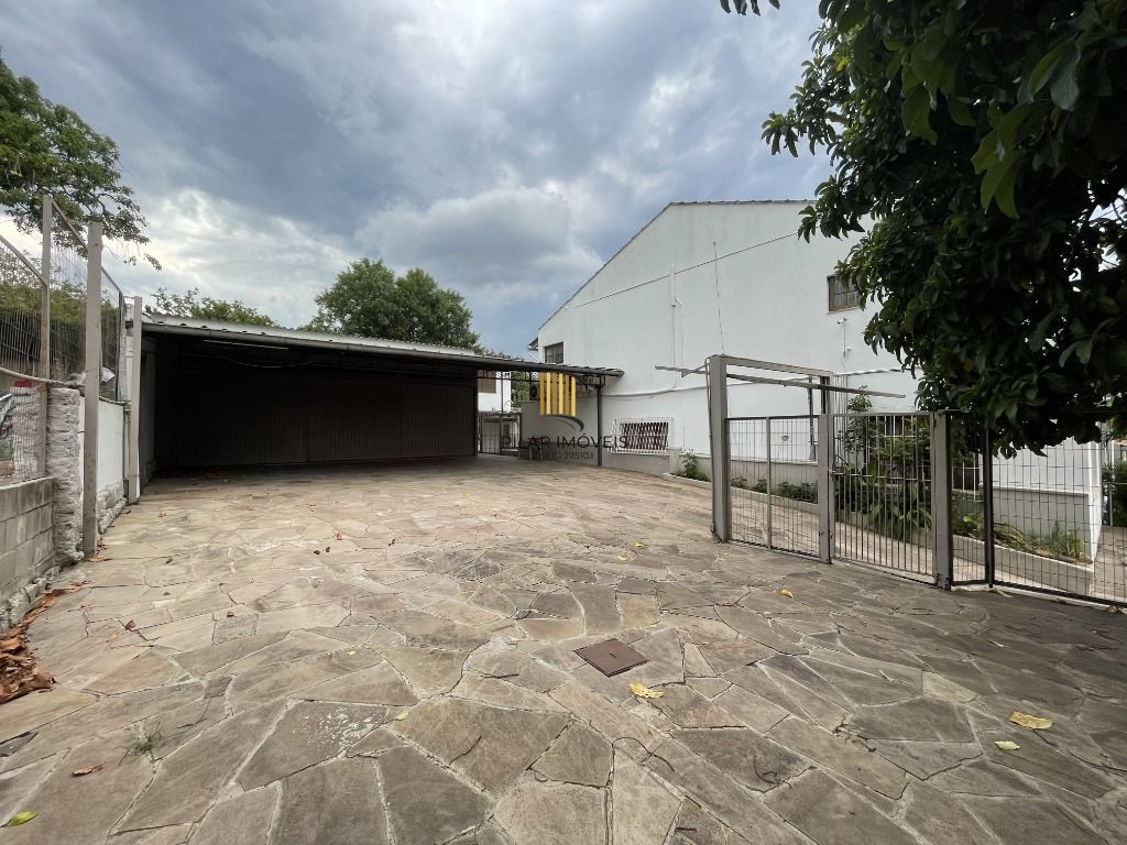 Casa 6 dormitórios no bairro Partenon