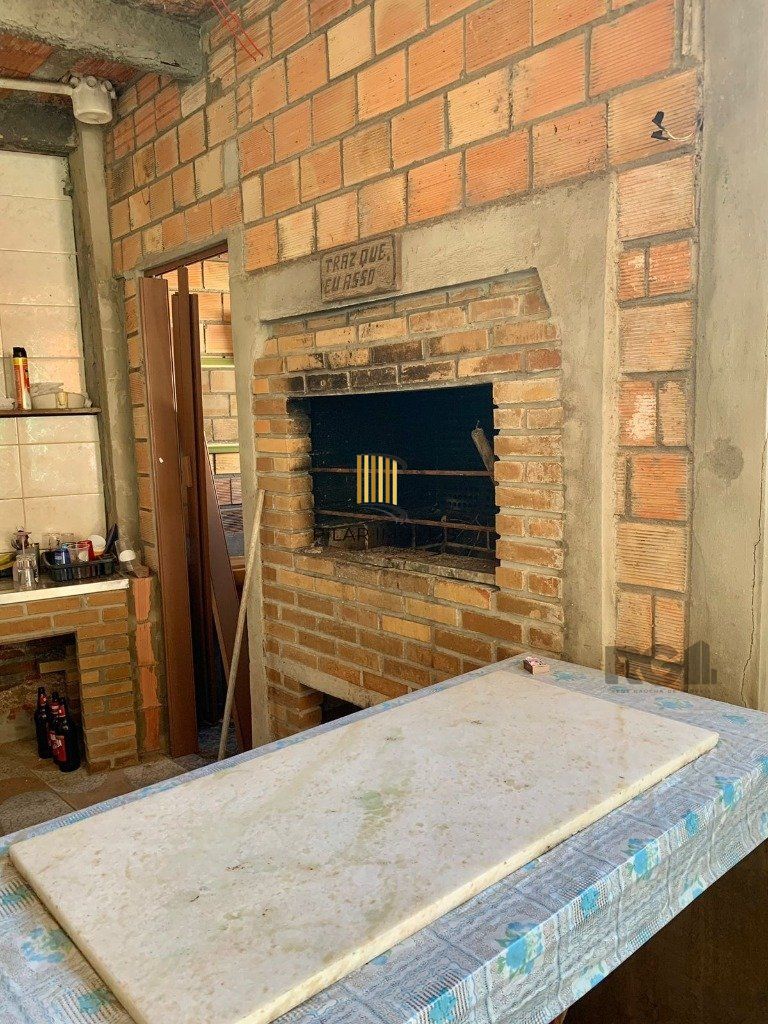 Casa 3 dormitórios no bairro Glória
