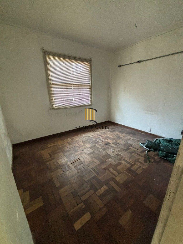 Casa com 3 quartos, 4 vagas e 120m² no bairro Vila Assução