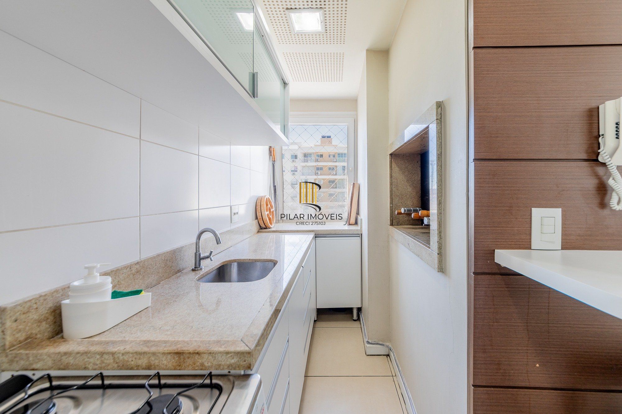 Apartamento com 3 quartos e 79m² à venda em Passo da Areia - Rua Bezerra De Menezes, Passo Da Areia, Porto Alegre