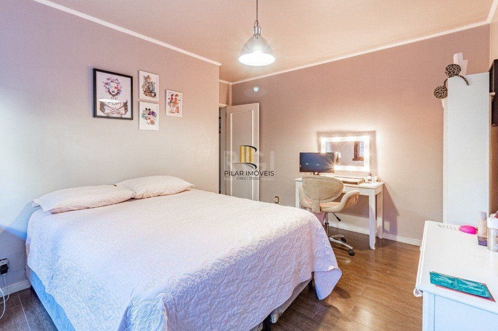 Casa de 3 dormitórios e 4 vagas de garagem no bairro Jardim Itu