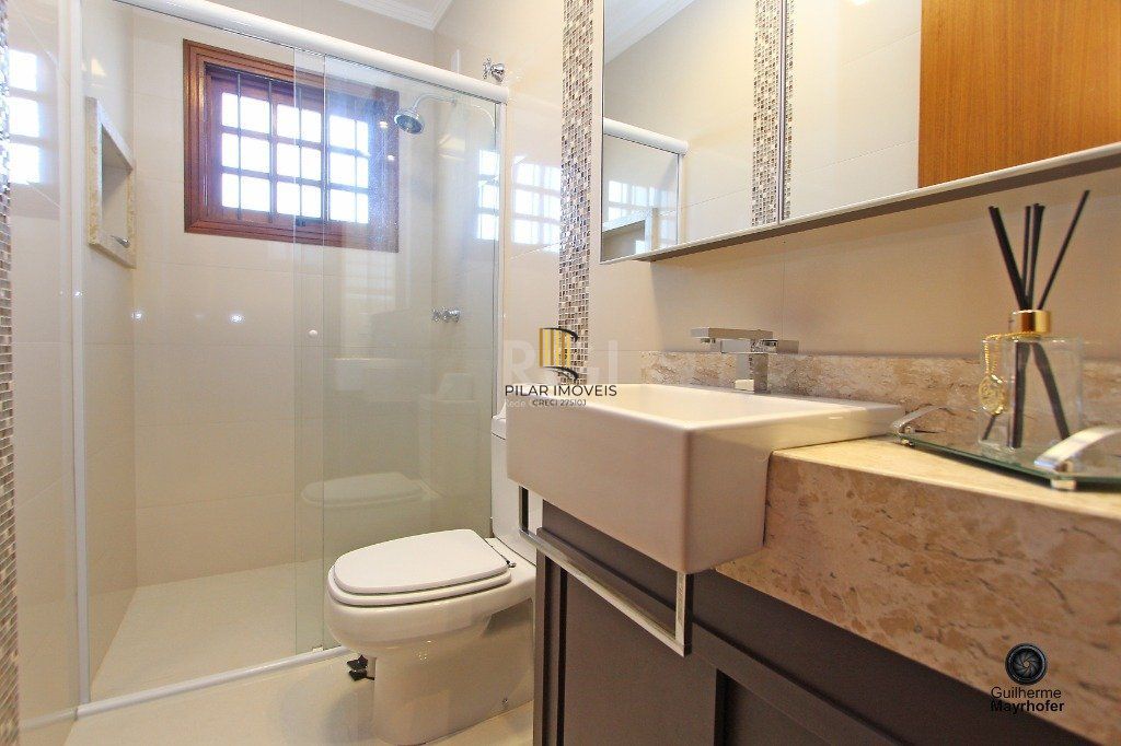 Casa para Venda - 445.52m², 4 dormitórios, sendo 4 suites, 4 vagas - Teresópolis