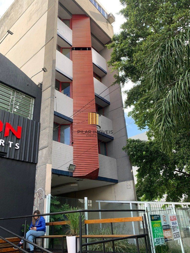 Sala comercial de 36m² no bairro Menino Deus