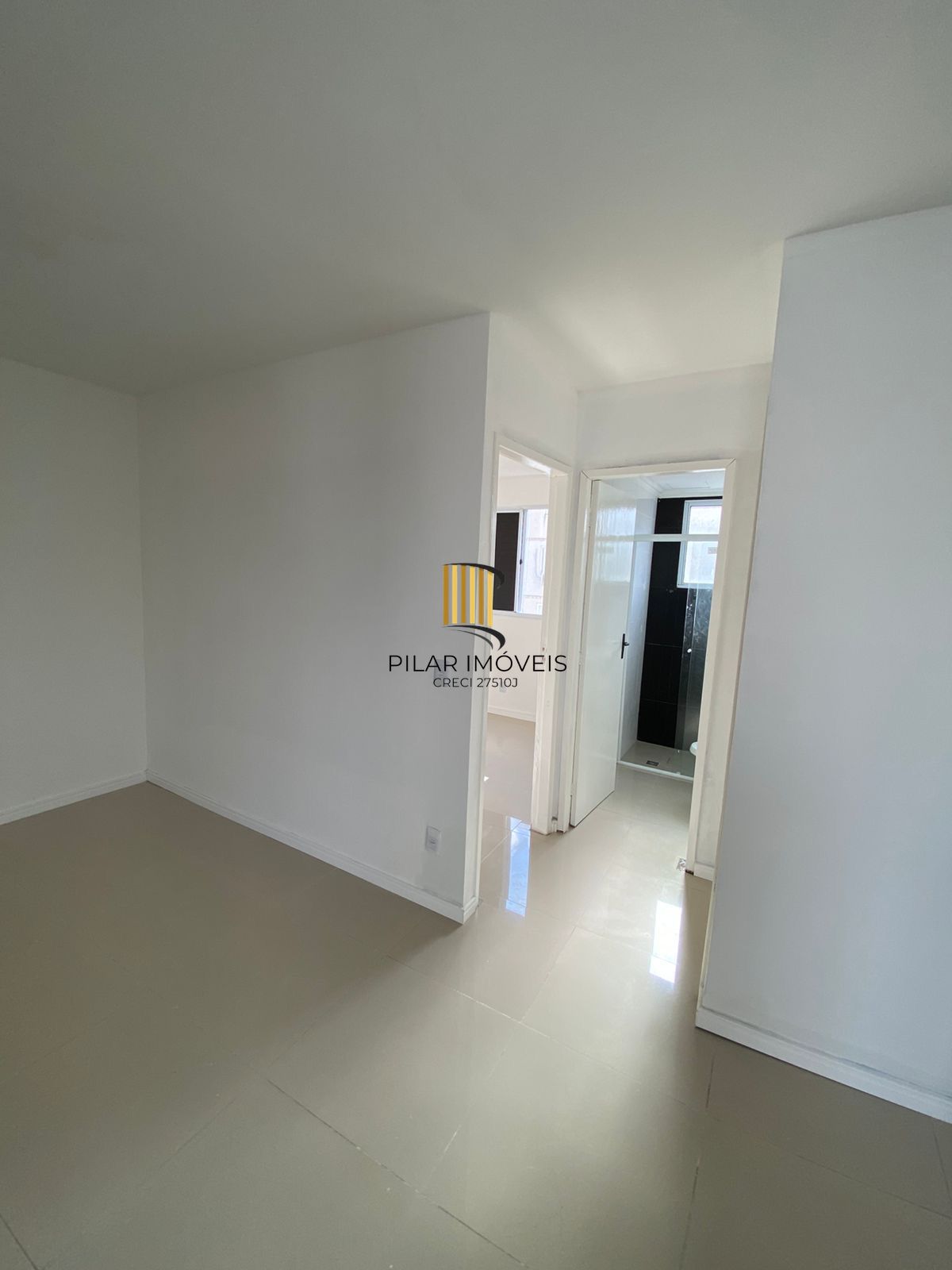 Apartamento de 2 dormitorios á venda no Bairro Vila Nova.