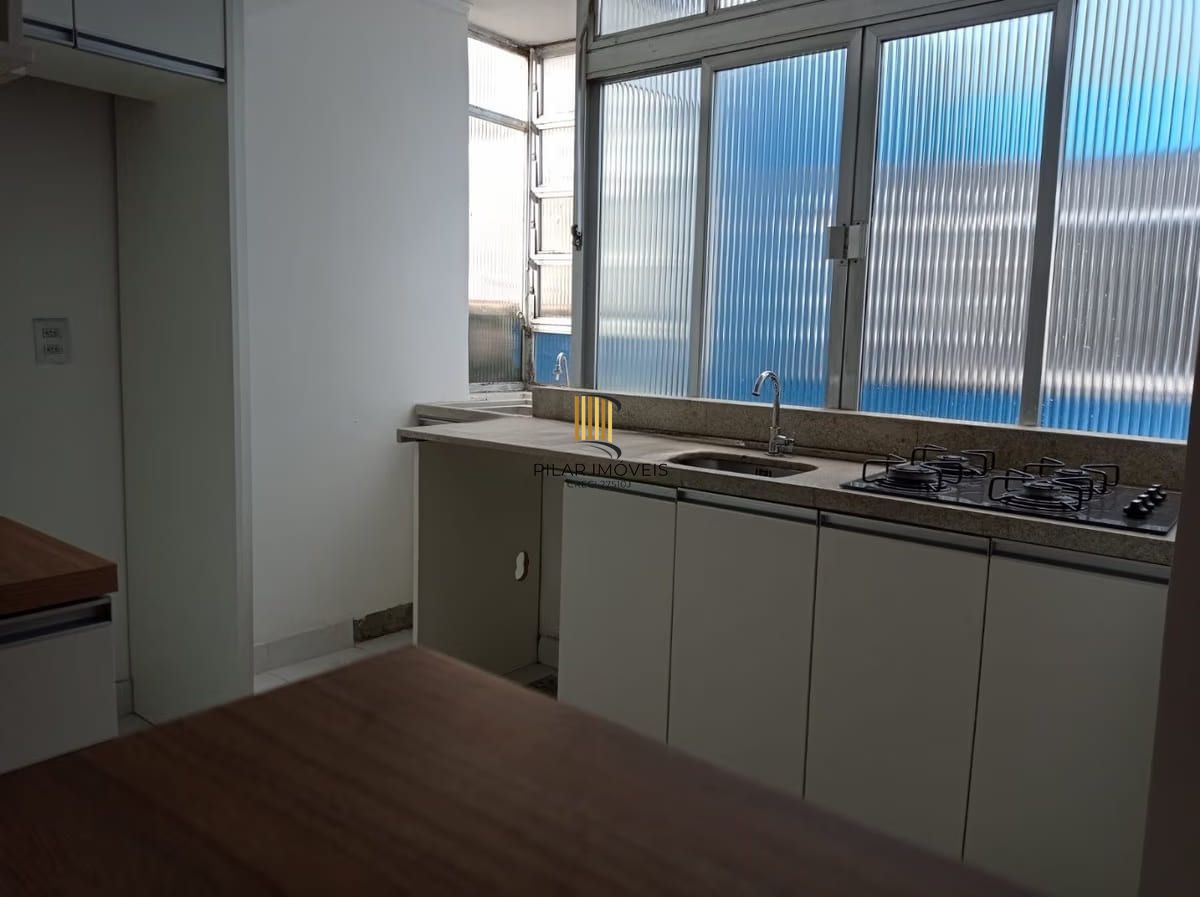 Apartamento de 1 dormitório à venda em Menino Deus, Porto Alegre.