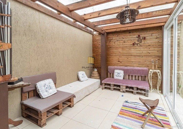 Casa de 3 dormitórios à venda em Ipanema, Porto Alegre.