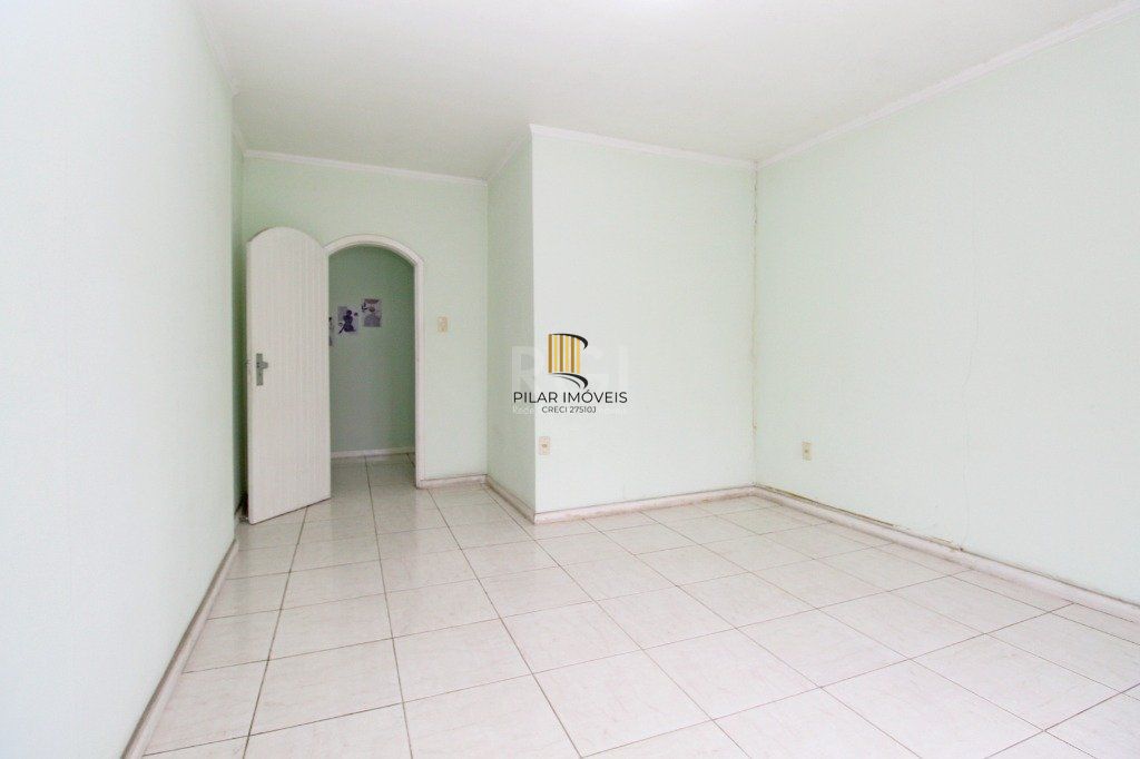 Casa 7 dormitórios no bairro Glória