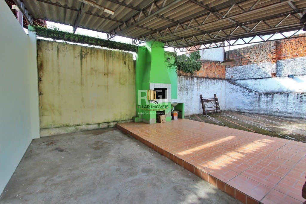 Casa para Venda - 199.68m², 3 dormitórios, sendo 1 suites, 4 vagas - Cristal