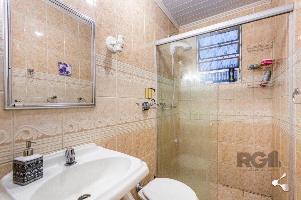 Casa para Venda - 240m², 3 dormitórios, sendo 1 suites, 3 vagas - Cristal