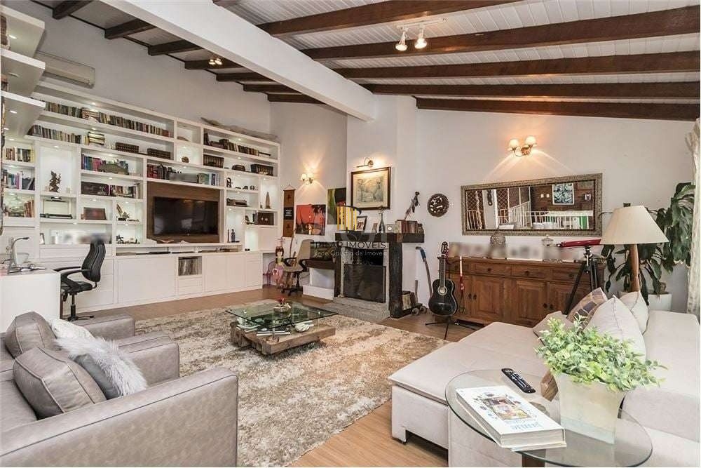 Casa de 317m², bairro jardim Lindoia