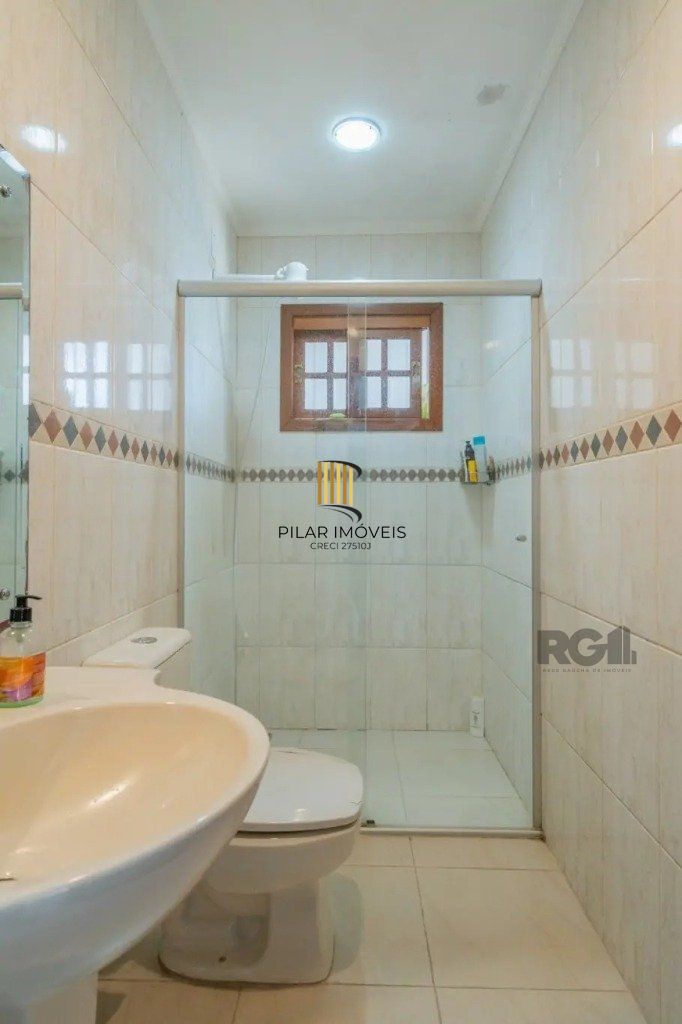 Casa de 3 dormitórios no bairro Nonoai