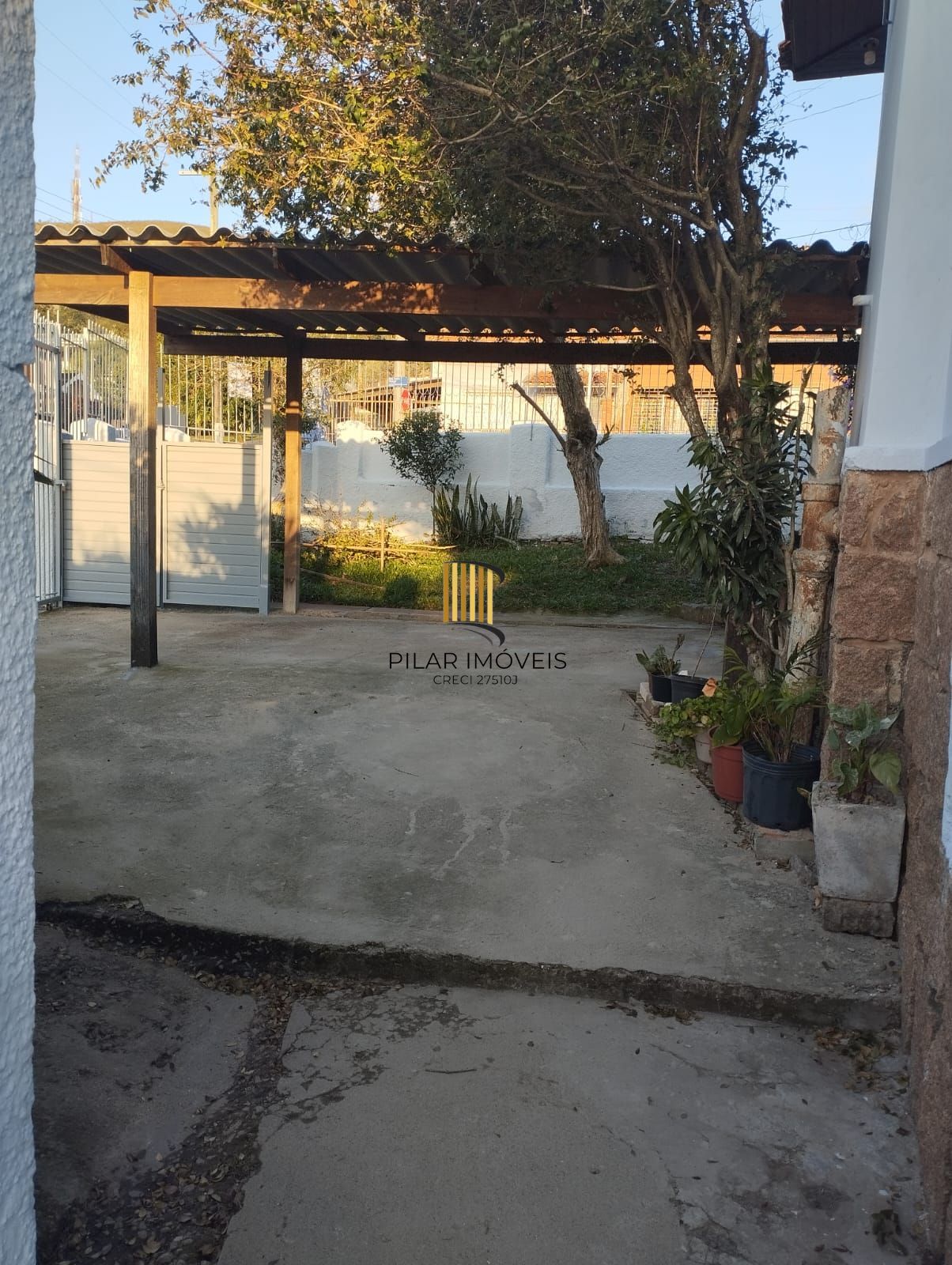 Casa 2 dormitórios no bairro Glória