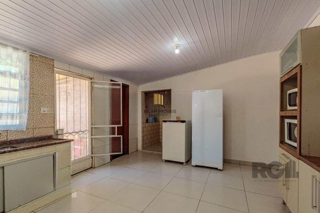 Casa de 3 dormitórios no bairro Rubem Berta
