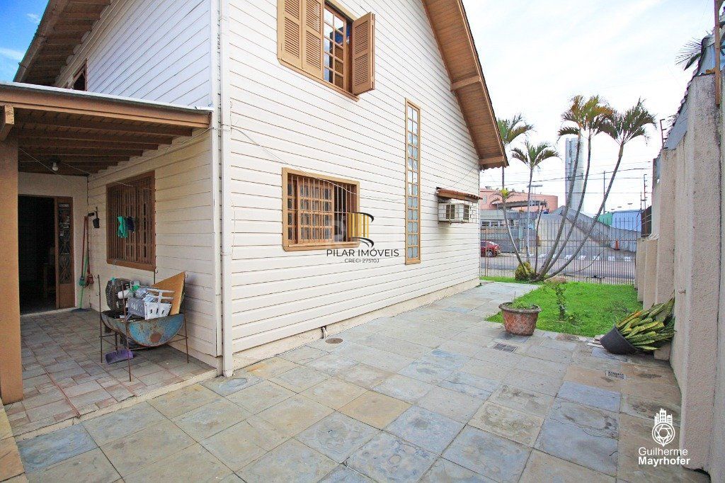 Casa para Venda - 235m², 3 dormitórios, sendo 1 suites, 3 vagas - Sarandi