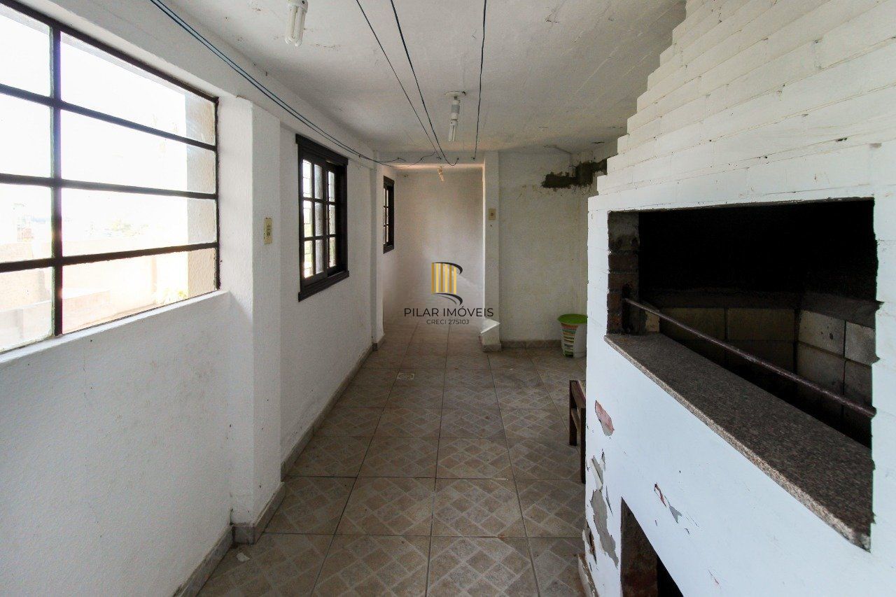 Casa com 6 dormitórios à Venda no Bairro Jardim Carvalho, Porto Alegre