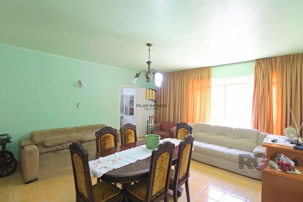 Casa à venda na Rua Marechal Mesquita, no bairro Teresópolis.