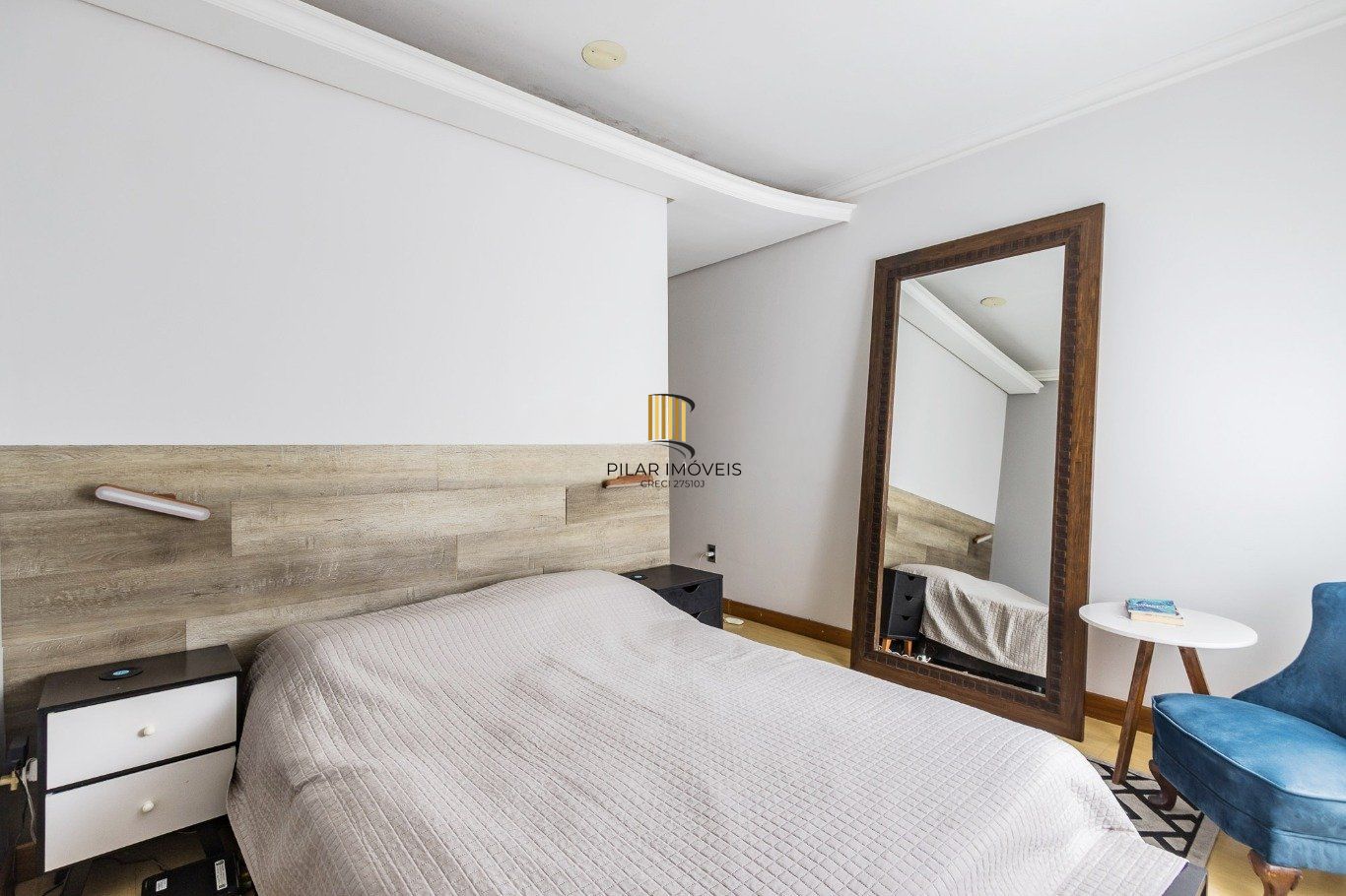 Apartamento com 3 quartos e 147m² à venda em Moinhos de Vento, Porto Alegre.