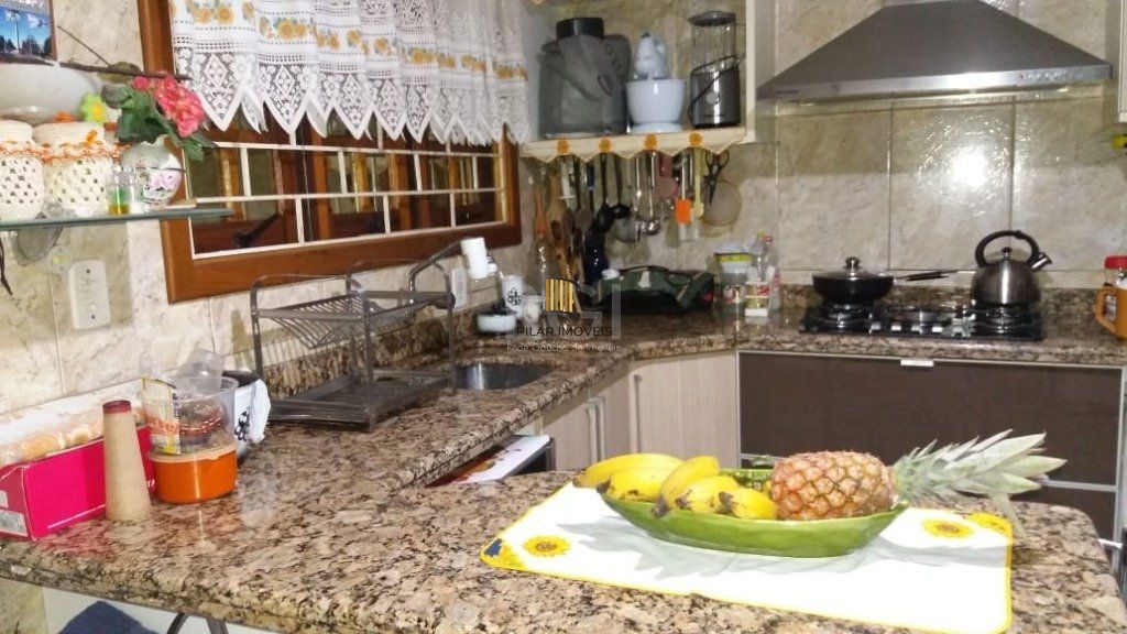 Casa para Venda - 142m², 3 dormitórios, sendo 1 suites, Partenon
