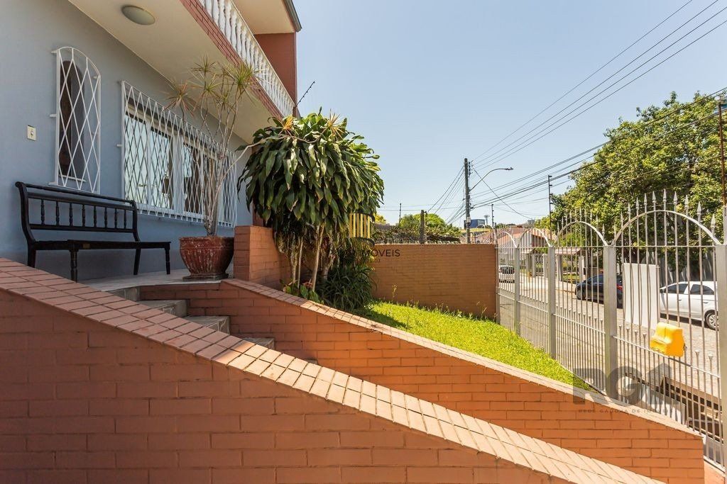 Casa 210m² - 3 dormitórios, 2 vagas