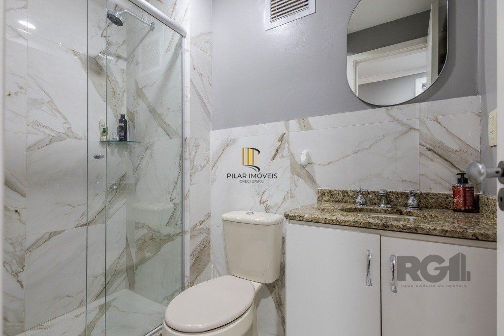 Apartamento de 2 dormitórios no bairro Azenha